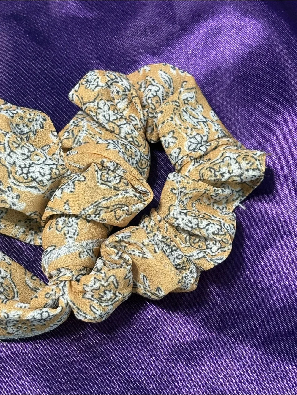 Yellow Floral Skinny Scarf Scrunchie hair tie (3) ‼️FREE with Bundle‼️